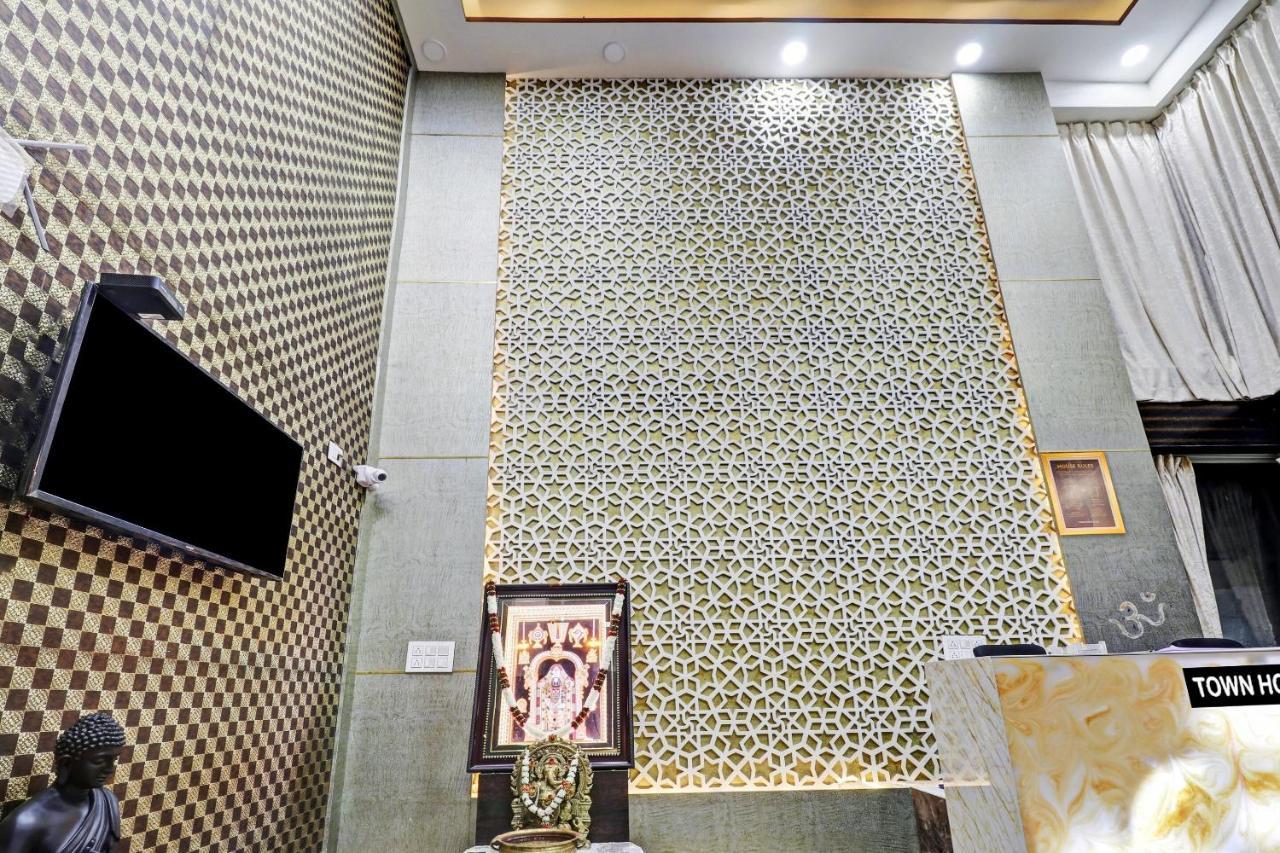 Yelahanka Townhouse Oak Dreamland Suites מראה חיצוני תמונה