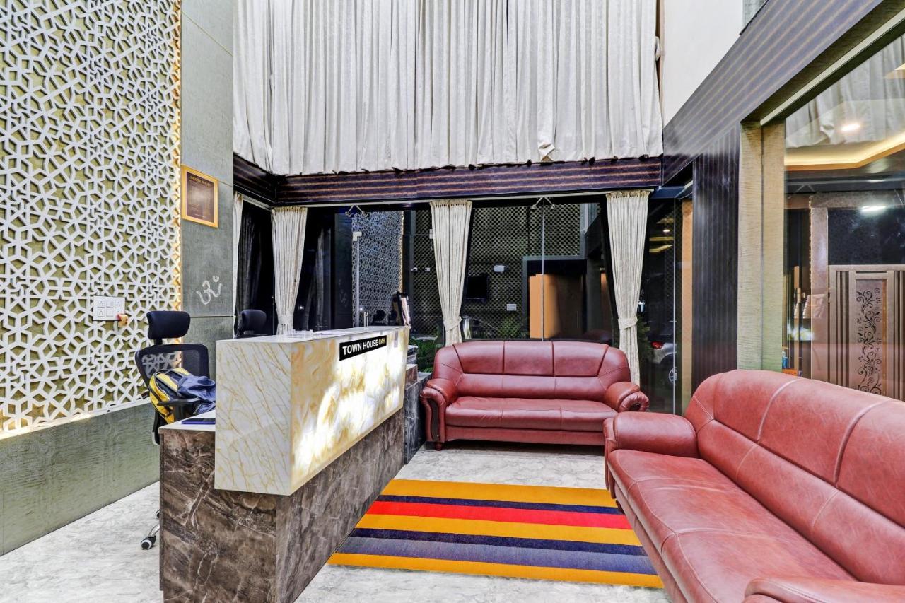 Yelahanka Townhouse Oak Dreamland Suites מראה חיצוני תמונה